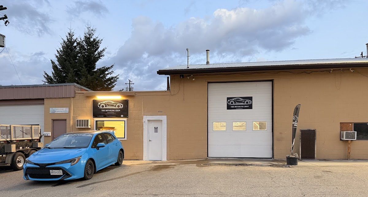 The Detailing Crew shop in Vernon with a blue car outside